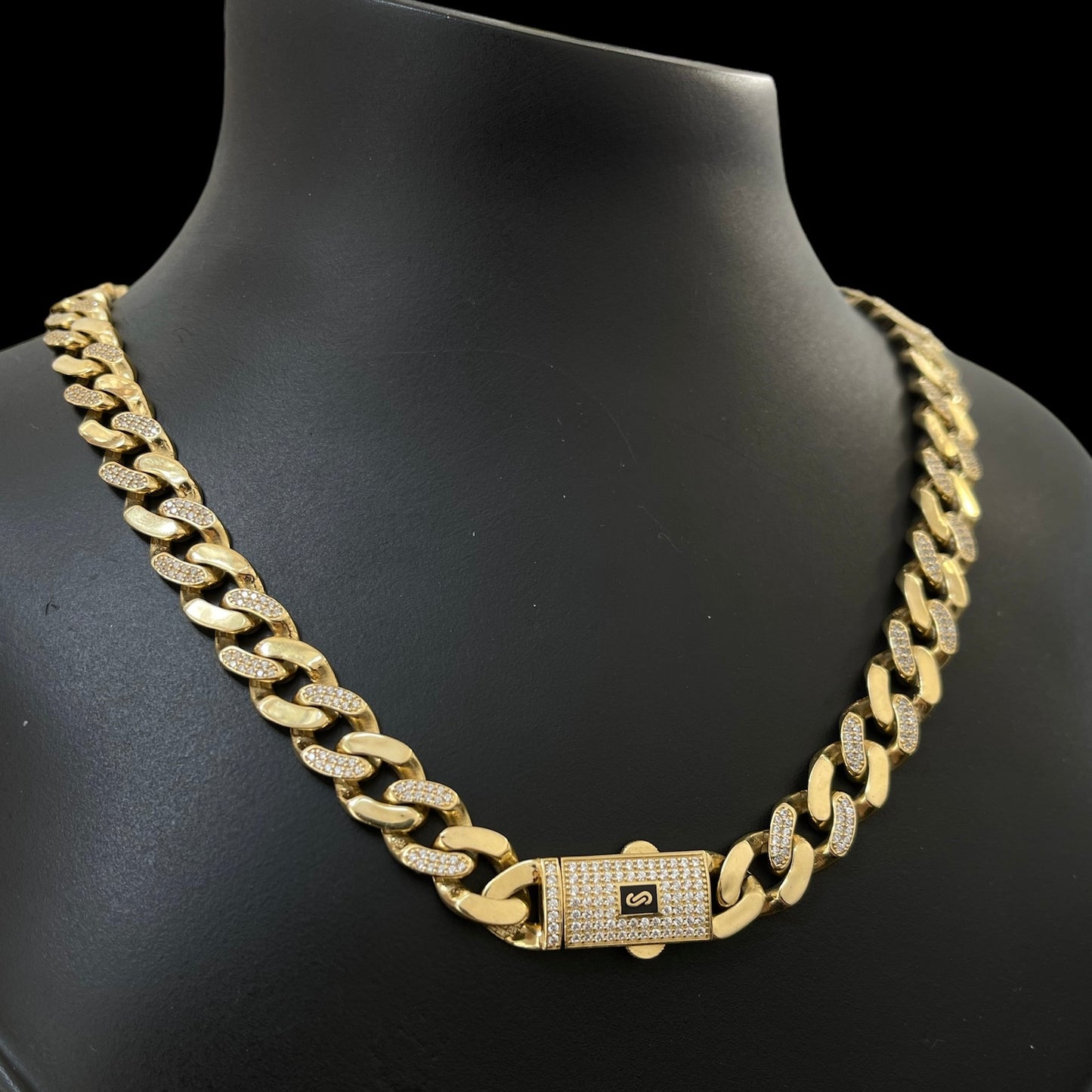 18k Monaco Chain