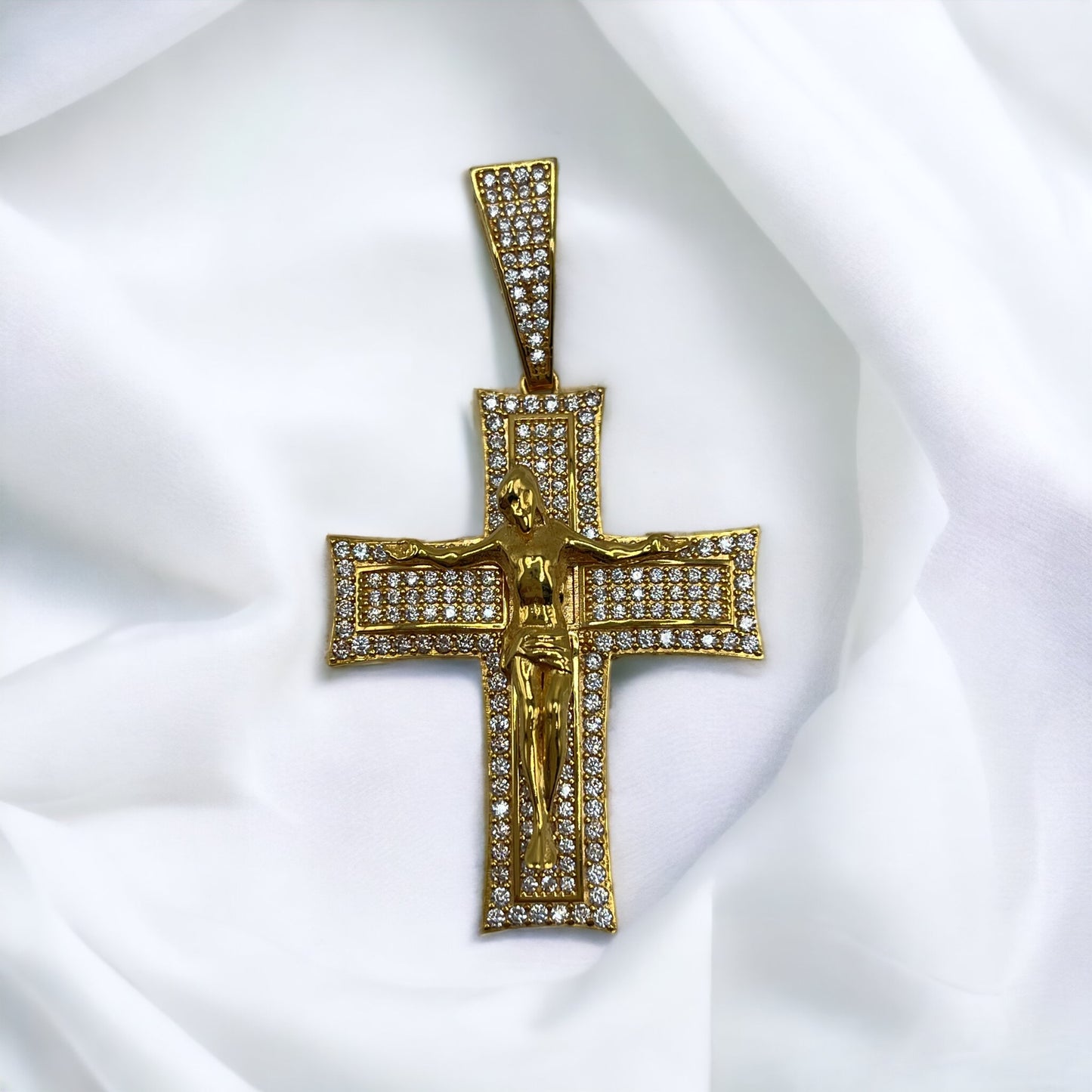 21k Jesus on Cross Pendant